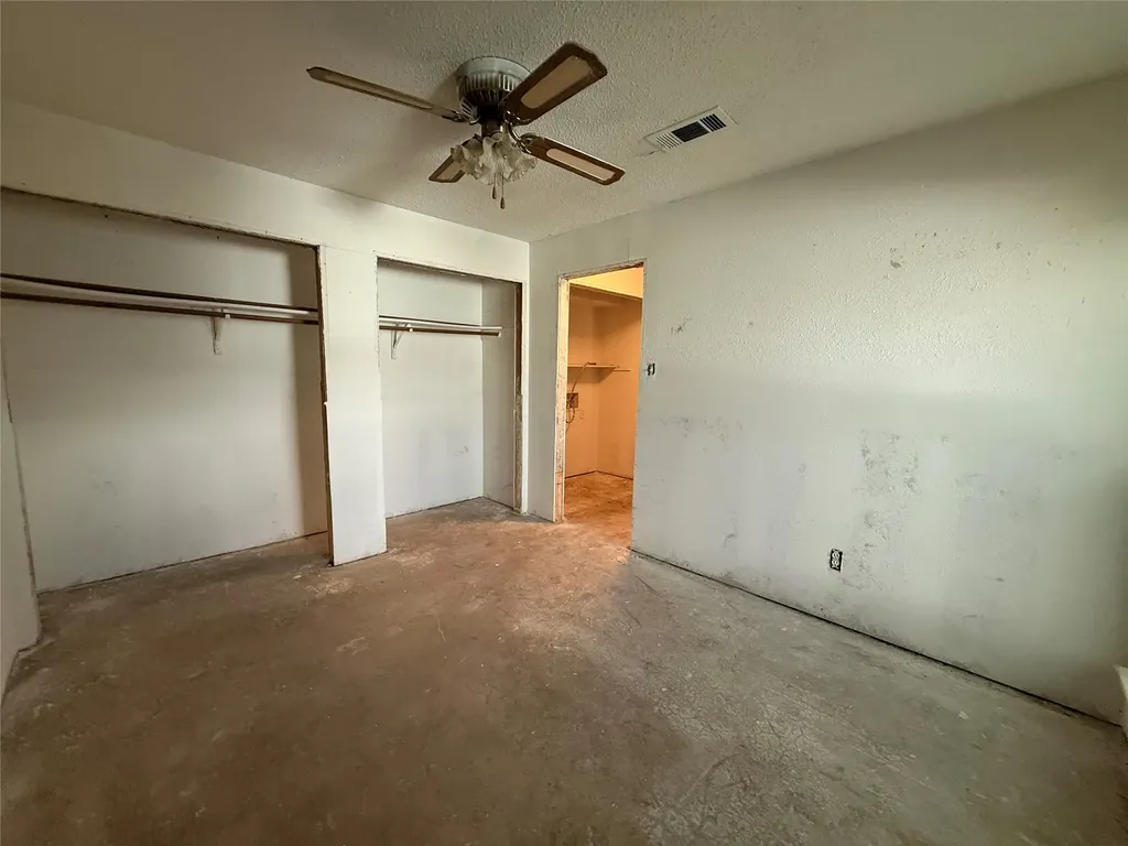 2916 Canis Circle Garland TX 75044