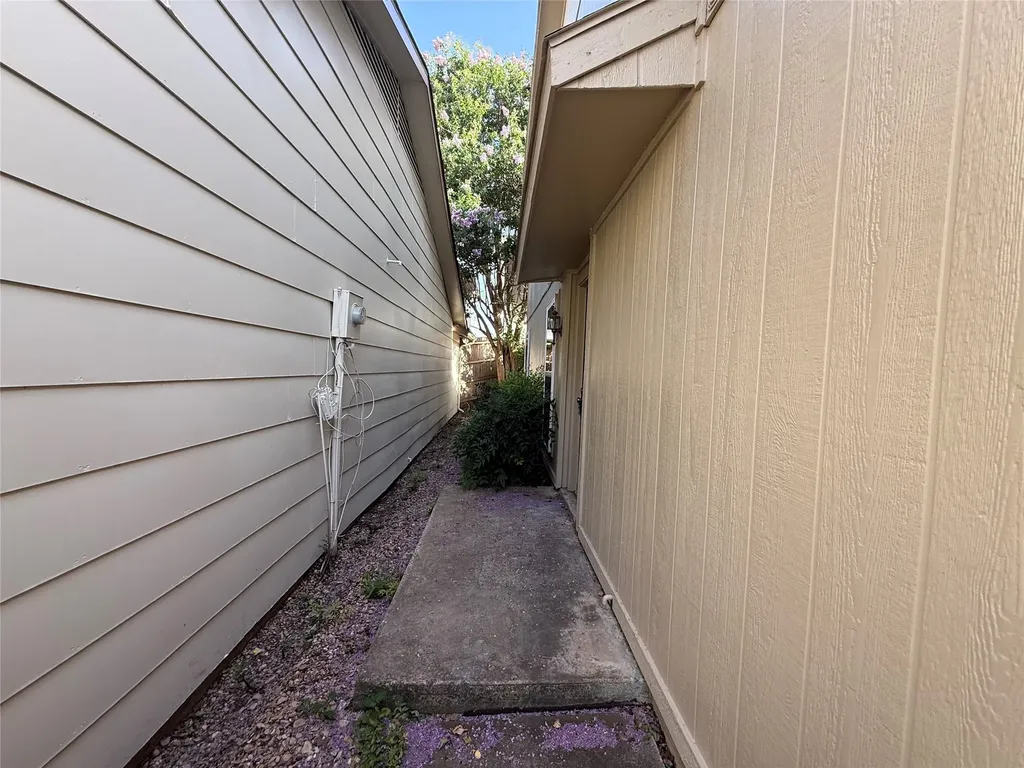 2916 Canis Circle Garland TX 75044