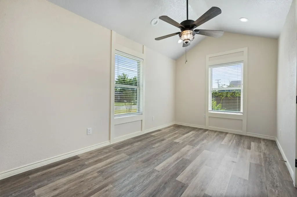 205 SW 11th Street Mineral Wells TX 76067