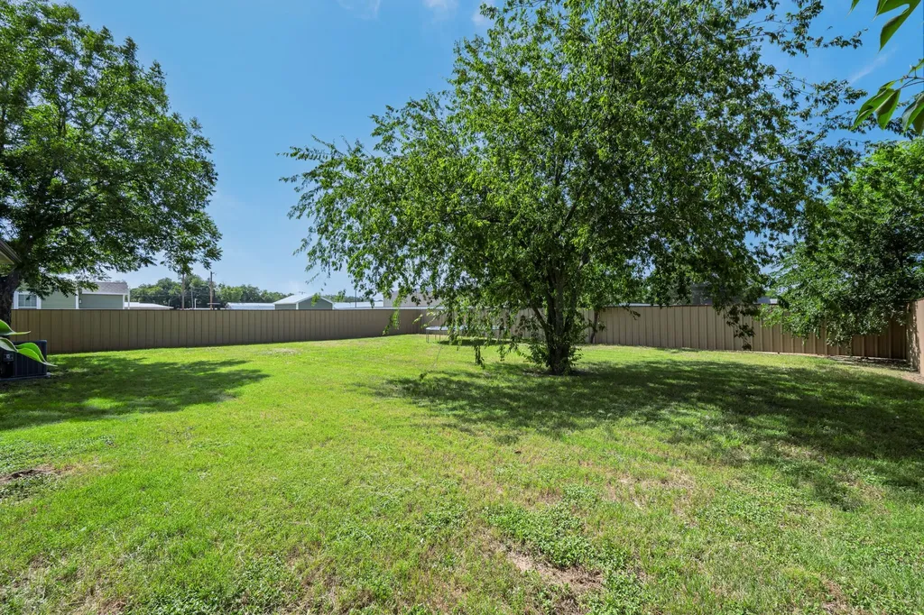 205 SW 11th Street Mineral Wells TX 76067