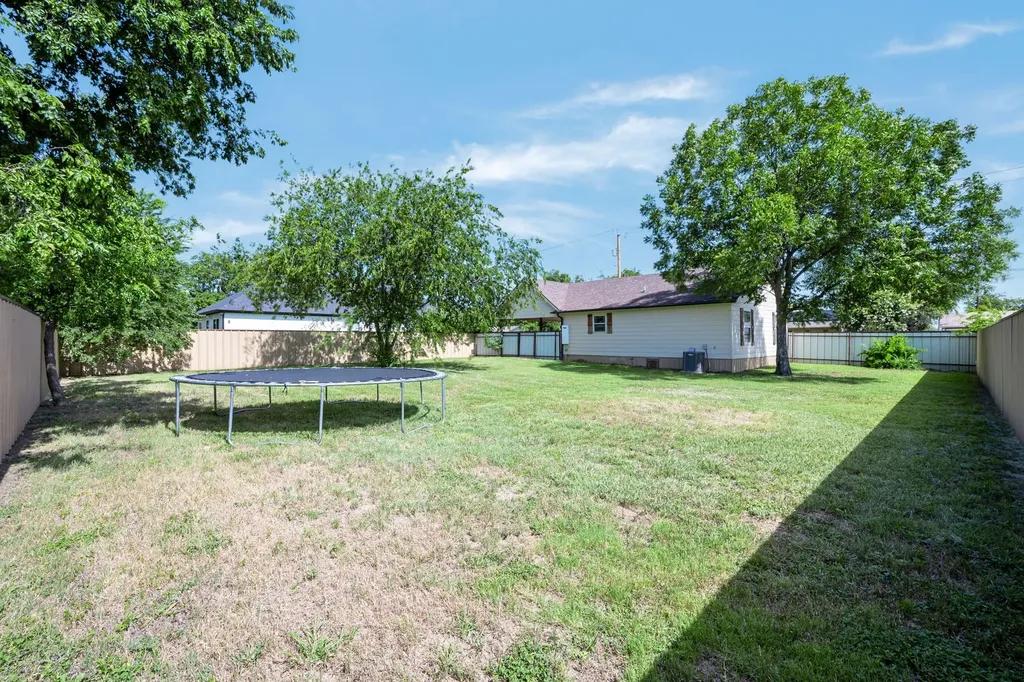 205 SW 11th Street Mineral Wells TX 76067