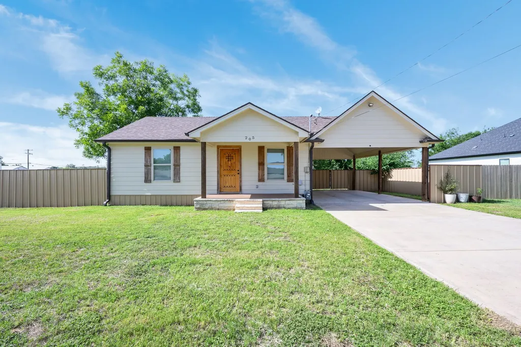 205 SW 11th Street Mineral Wells TX 76067