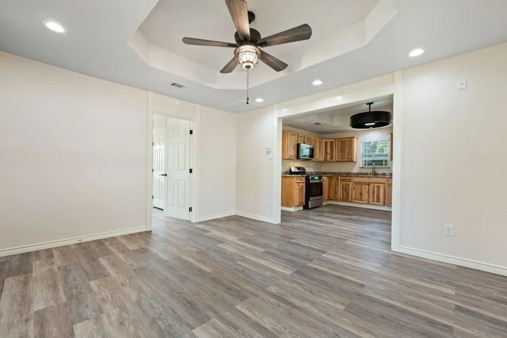 205 SW 11th Street Mineral Wells TX 76067