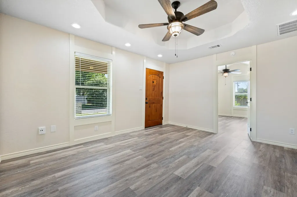 205 SW 11th Street Mineral Wells TX 76067