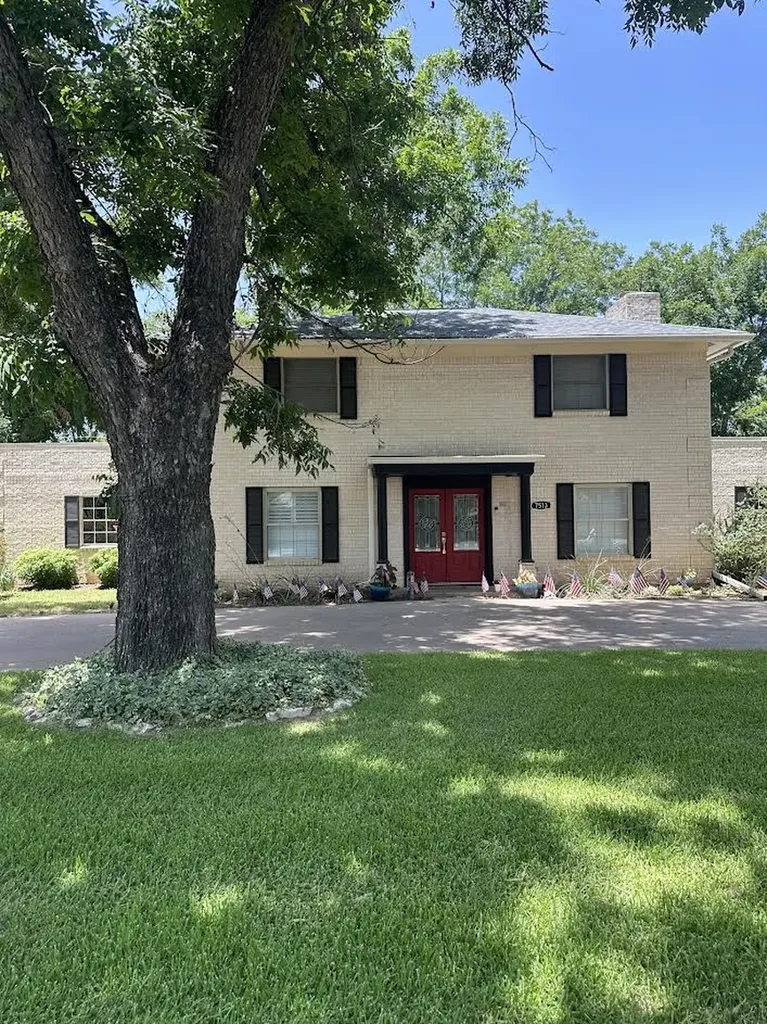 7513 Ravenswood Road Granbury TX 76049