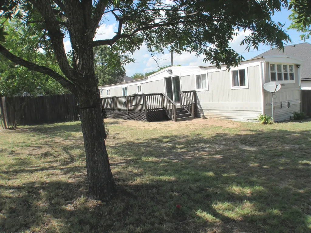 2208 Beverly Drive Granbury TX 76048