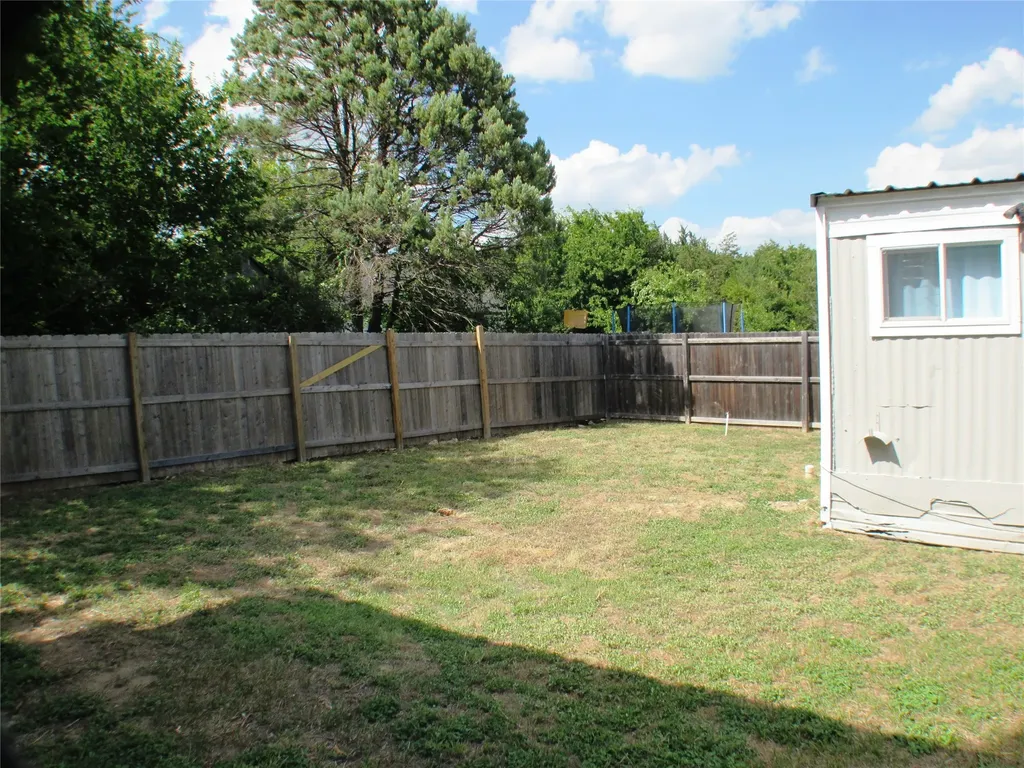 2208 Beverly Drive Granbury TX 76048