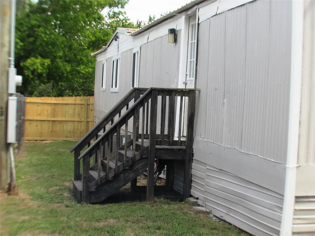 2208 Beverly Drive Granbury TX 76048
