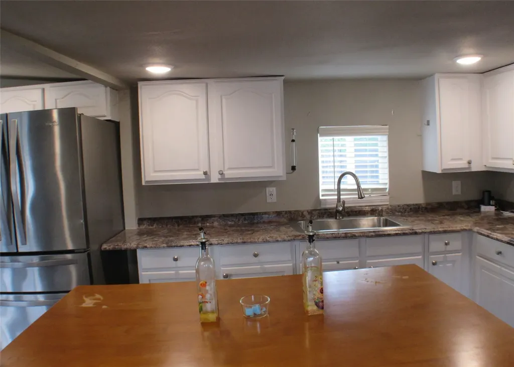 2208 Beverly Drive Granbury TX 76048