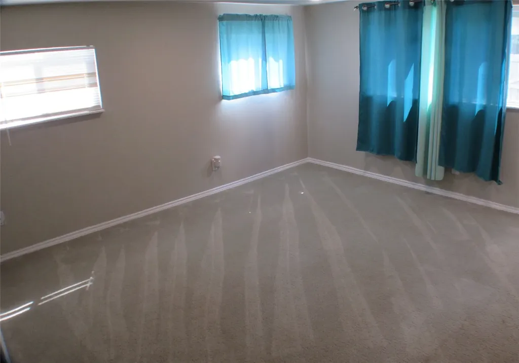2208 Beverly Drive Granbury TX 76048