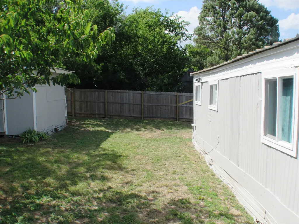 2208 Beverly Drive Granbury TX 76048