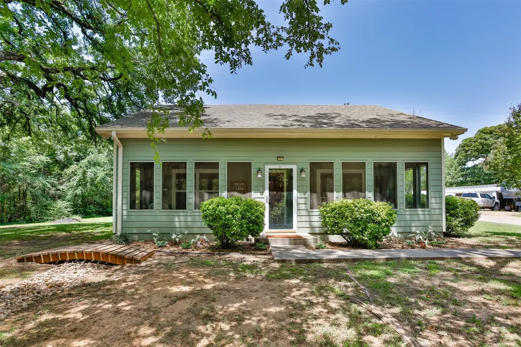 16 Park Tree Lane Gordonville TX 76245