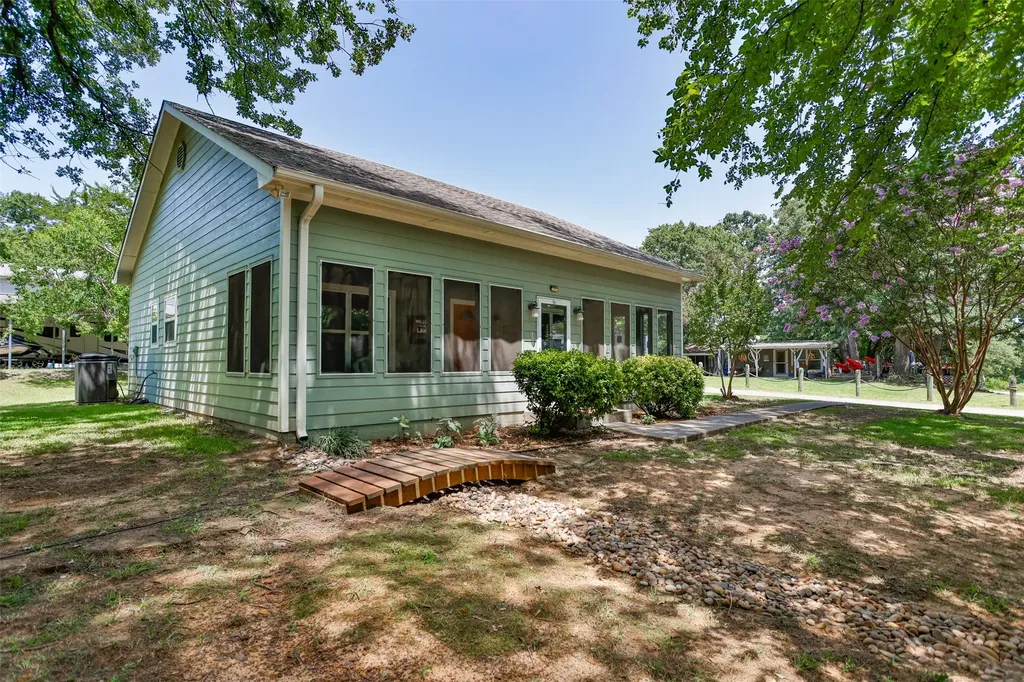 16 Park Tree Lane Gordonville TX 76245