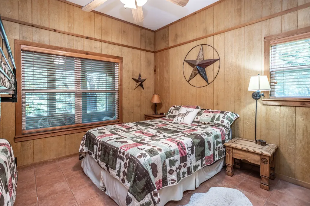 16 Park Tree Lane Gordonville TX 76245
