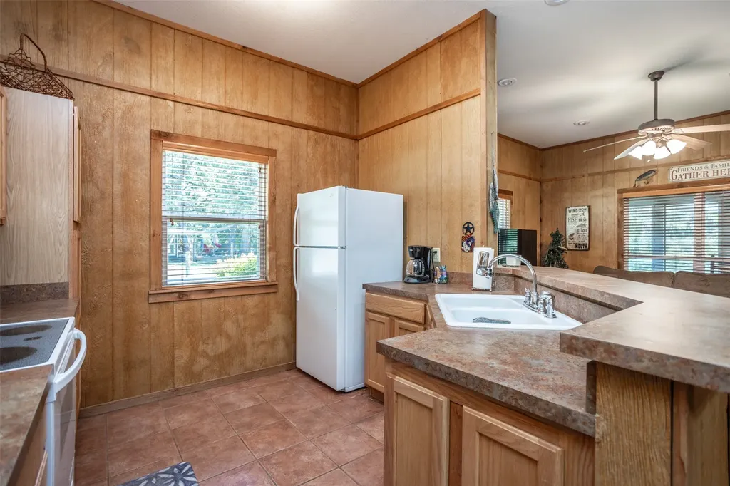 16 Park Tree Lane Gordonville TX 76245