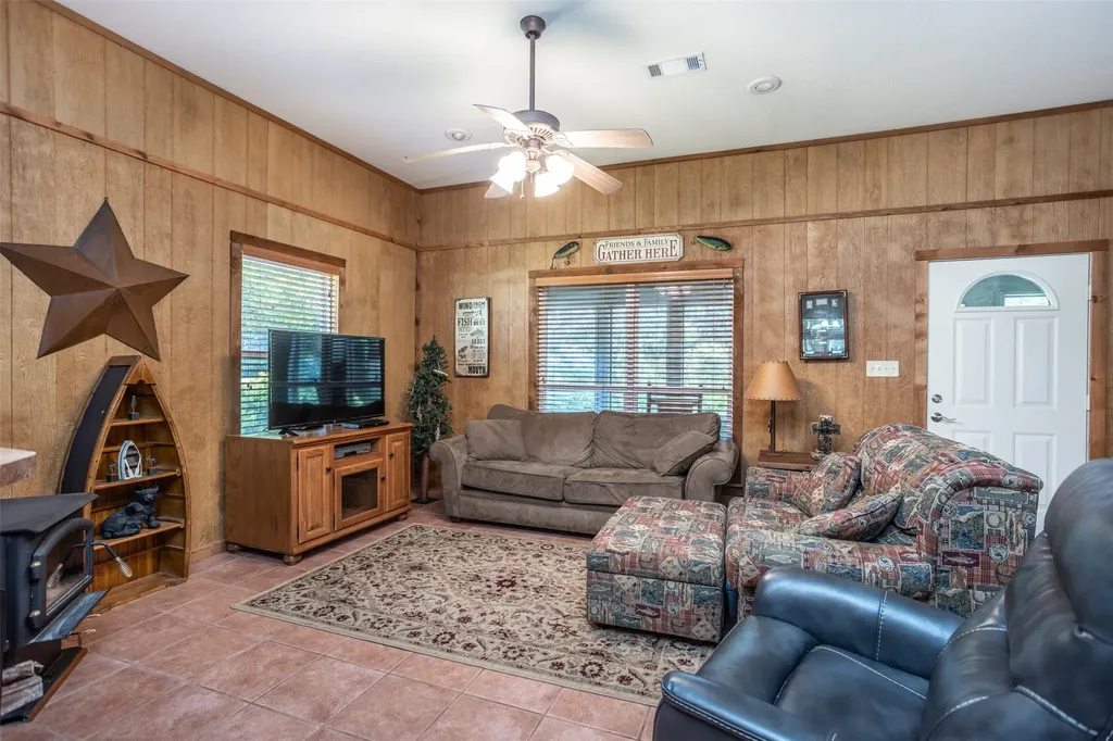 16 Park Tree Lane Gordonville TX 76245
