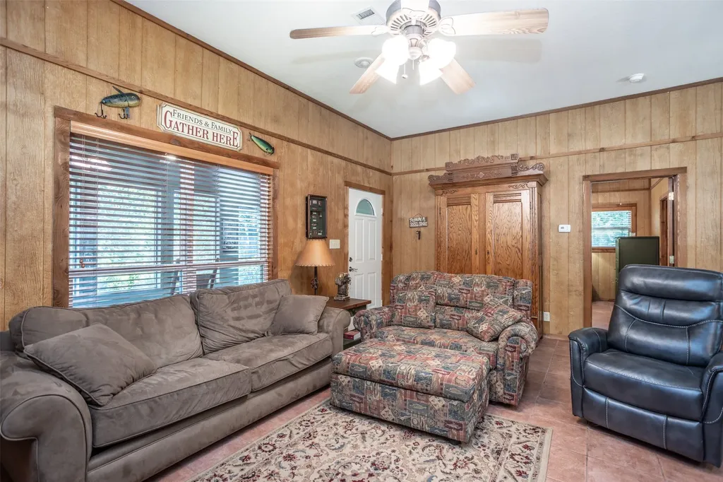 16 Park Tree Lane Gordonville TX 76245