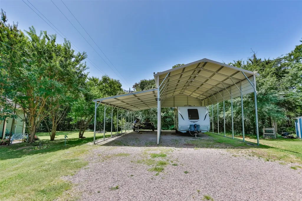 16 Park Tree Lane Gordonville TX 76245
