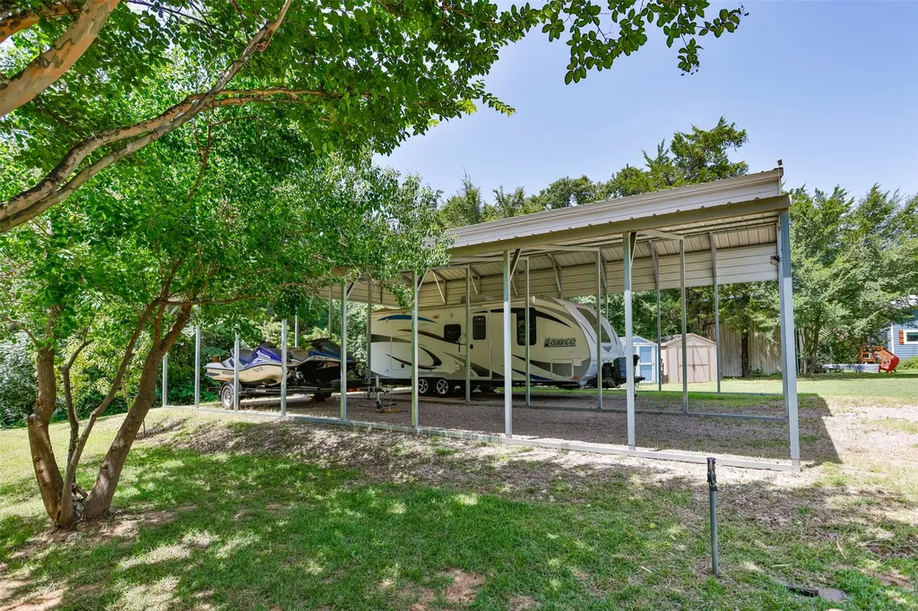 16 Park Tree Lane Gordonville TX 76245