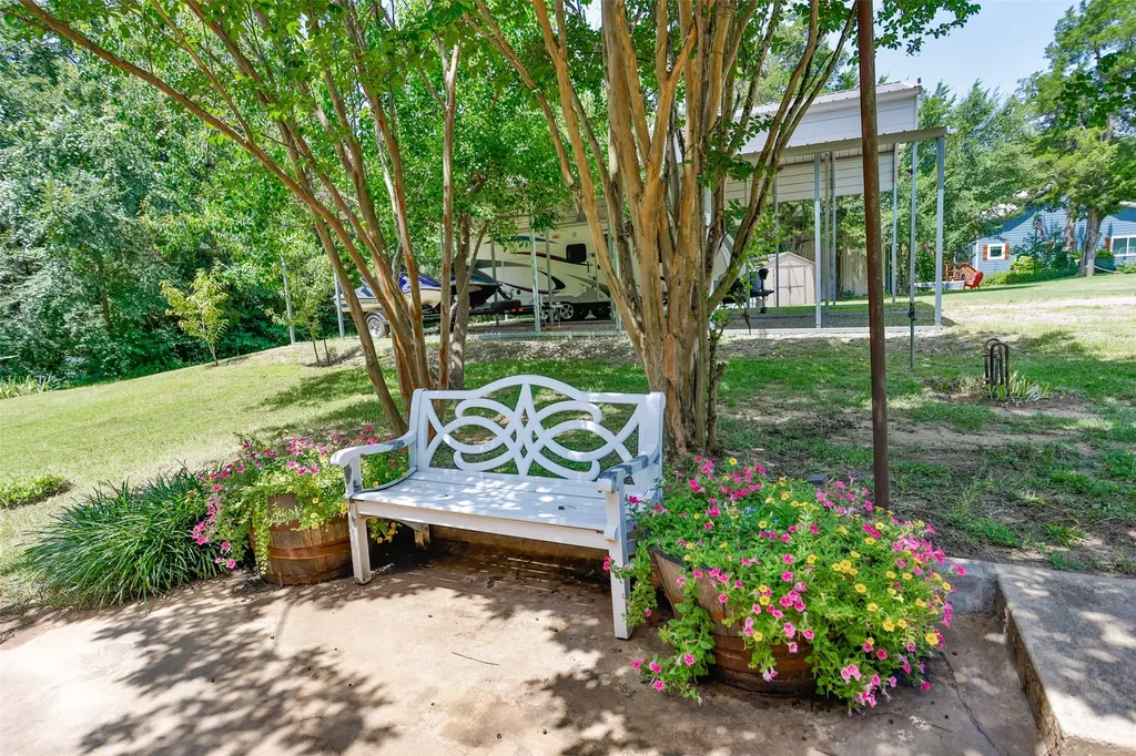 16 Park Tree Lane Gordonville TX 76245