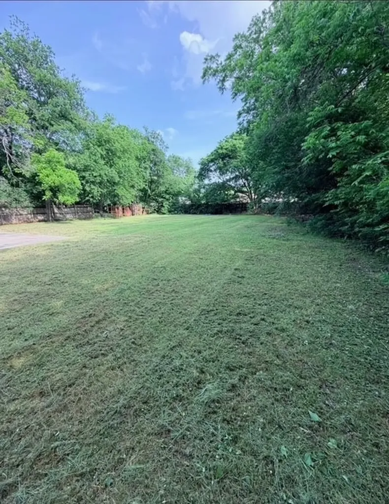 1209 W Lone Star Avenue Cleburne TX 76033