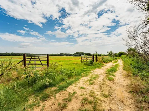 207 Cr-1750 Chico TX 76431