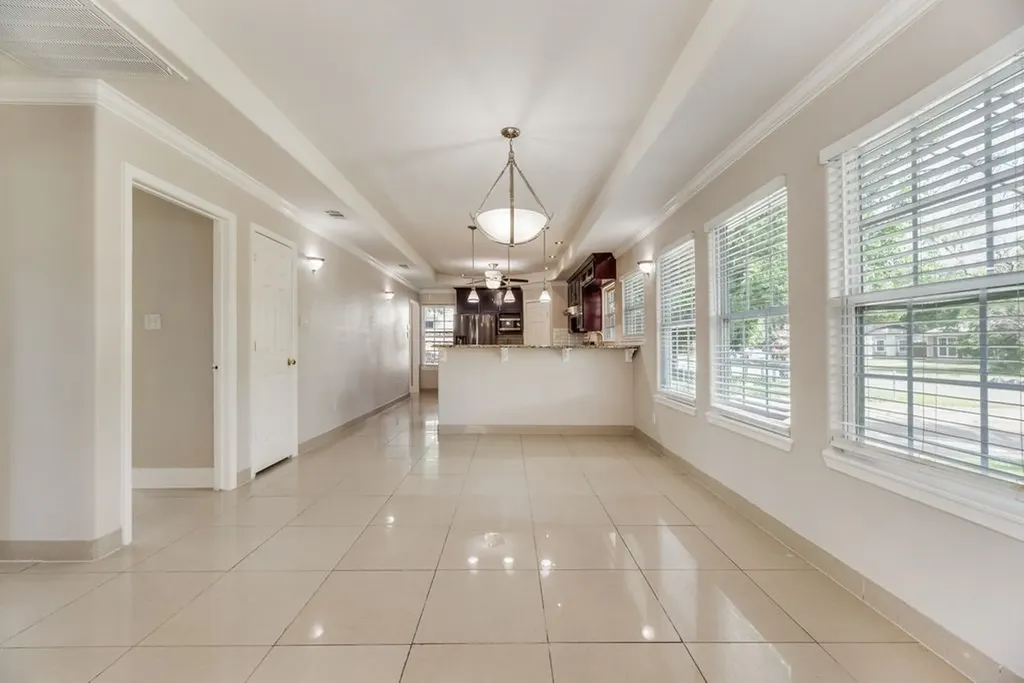 121 Dallas Drive Euless TX 76039