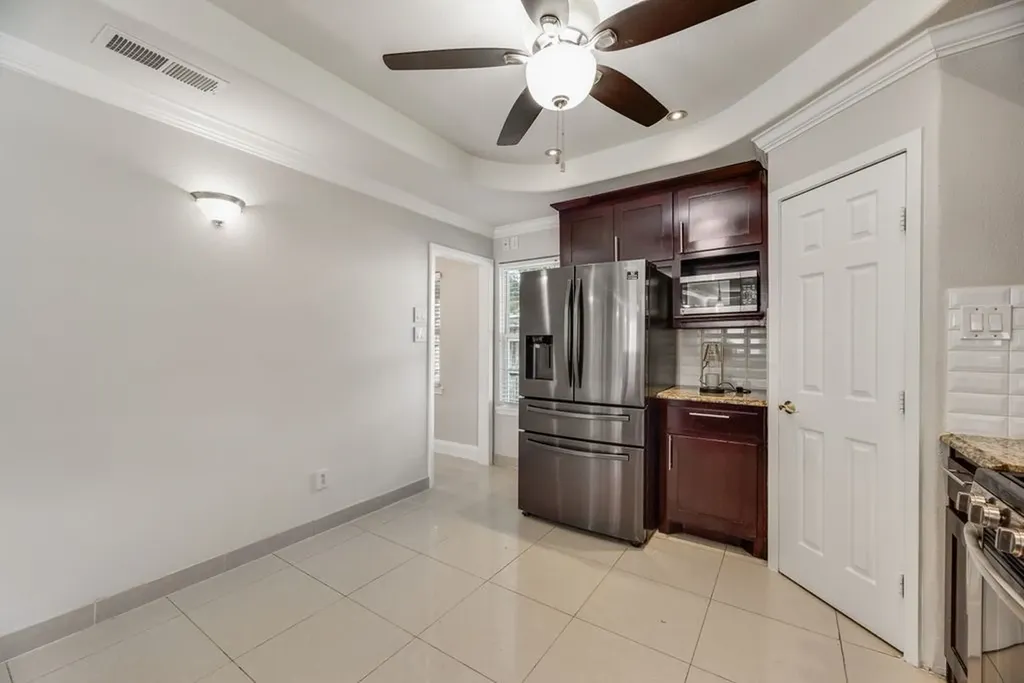 121 Dallas Drive Euless TX 76039