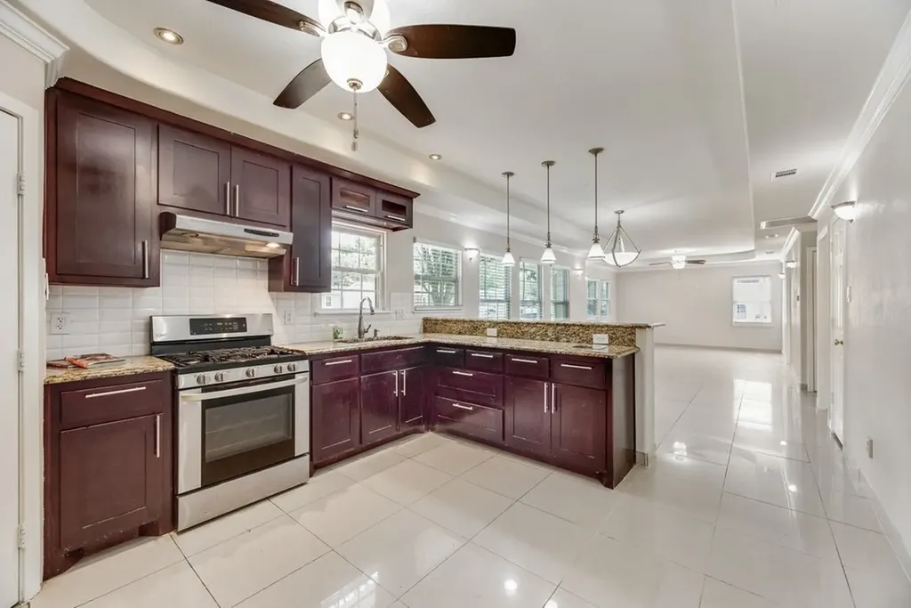 121 Dallas Drive Euless TX 76039