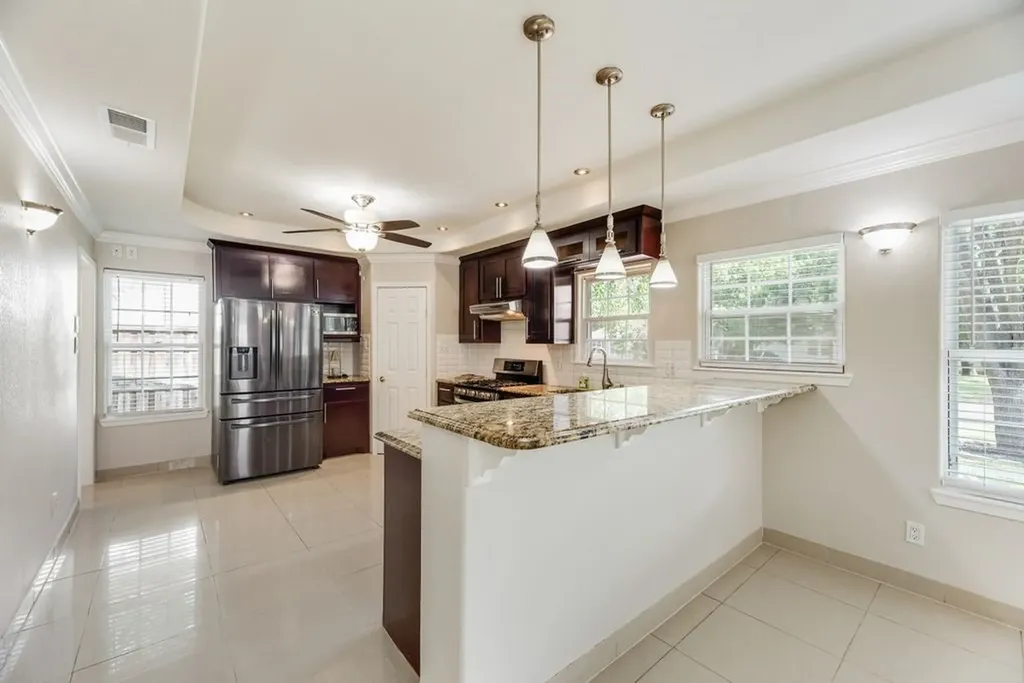 121 Dallas Drive Euless TX 76039