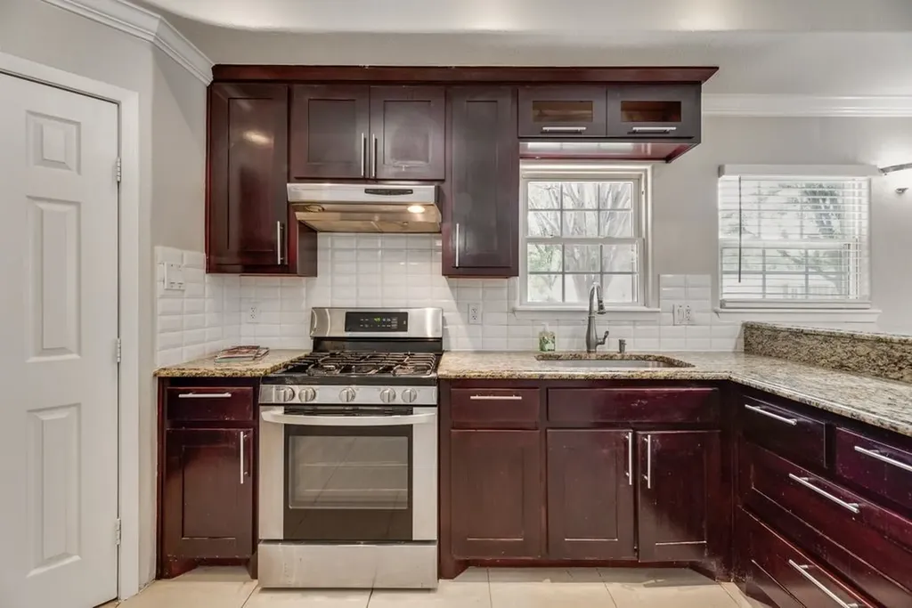 121 Dallas Drive Euless TX 76039