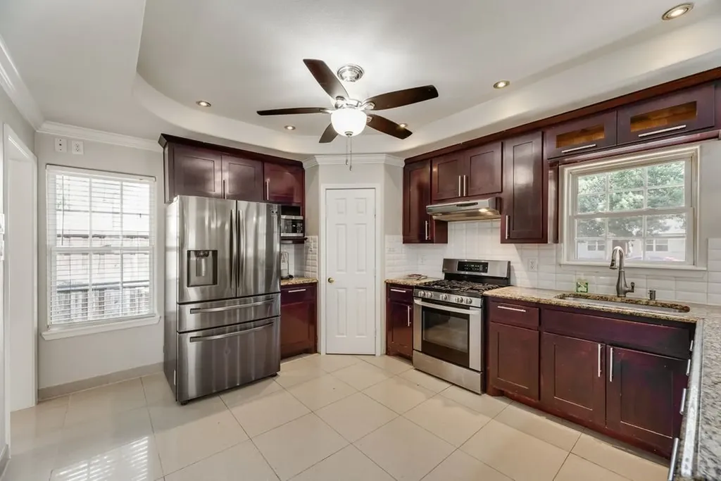 121 Dallas Drive Euless TX 76039