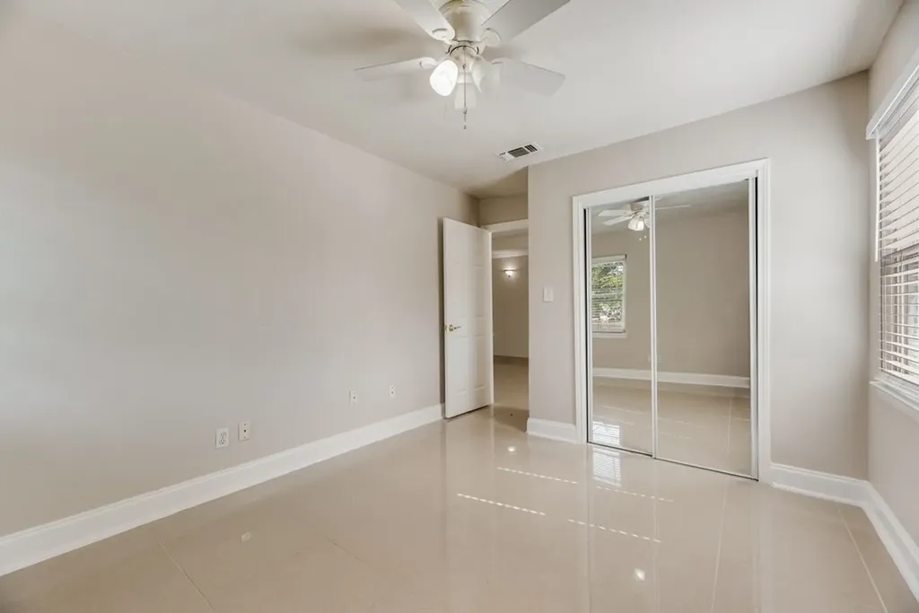 121 Dallas Drive Euless TX 76039