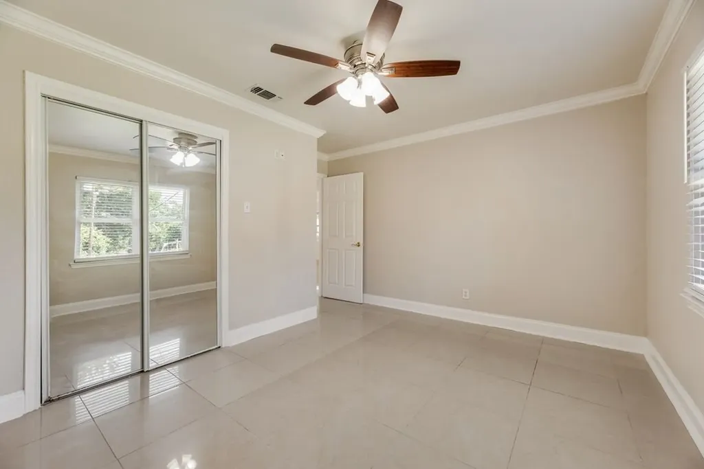 121 Dallas Drive Euless TX 76039