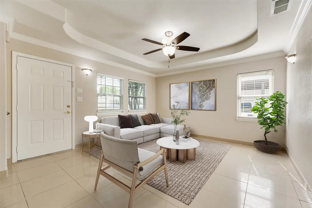121 Dallas Drive Euless TX 76039