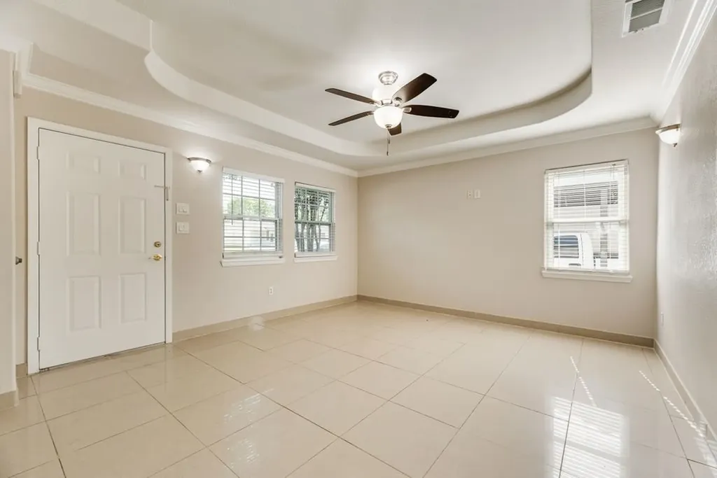 121 Dallas Drive Euless TX 76039