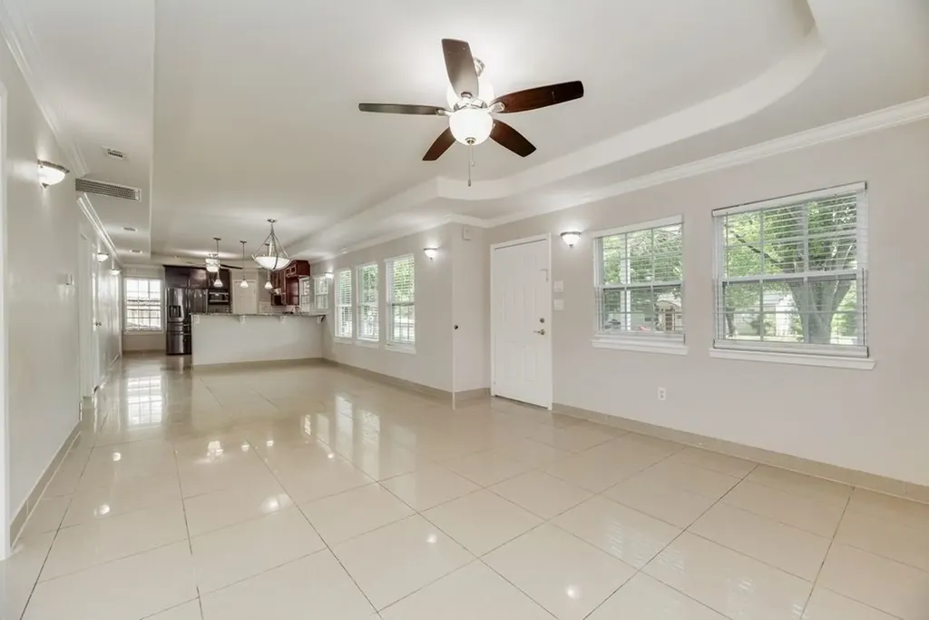 121 Dallas Drive Euless TX 76039