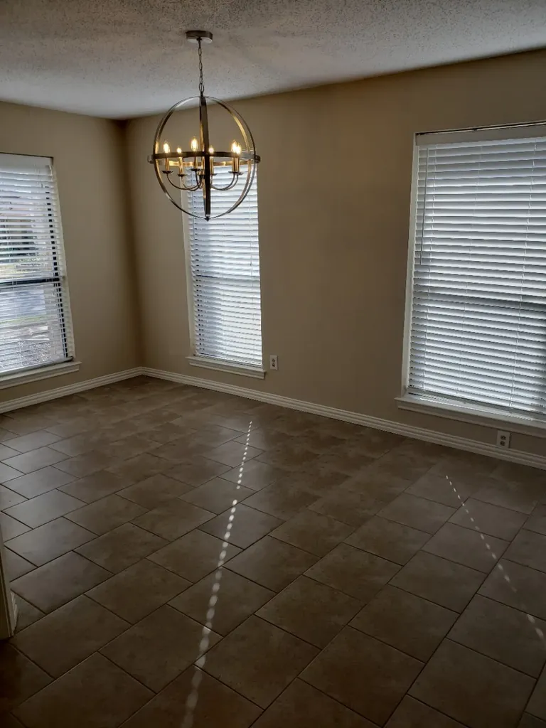 1307 Boardwalk Street Arlington TX 76011