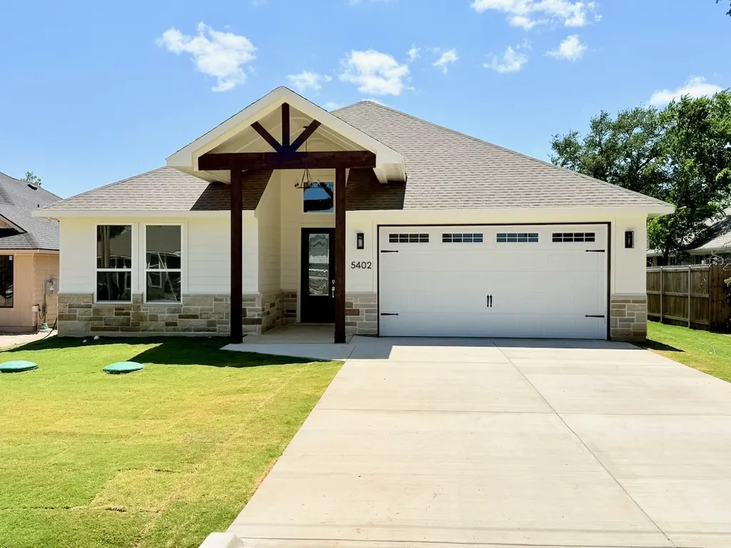 5402 Celina Court Granbury TX 76048