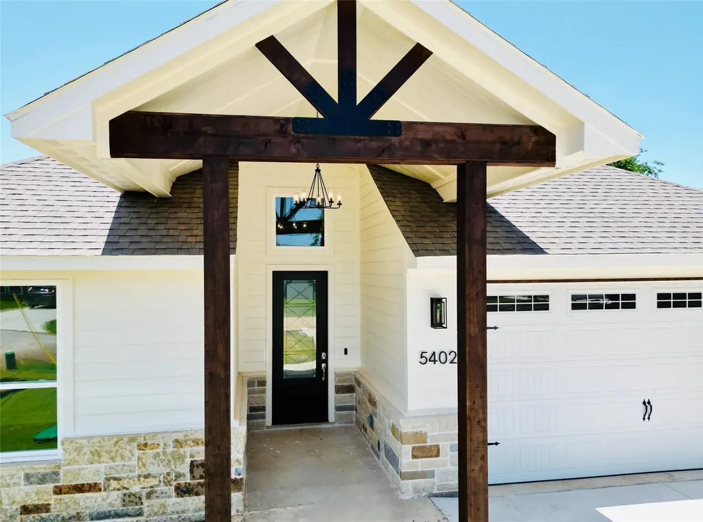 5402 Celina Court Granbury TX 76048