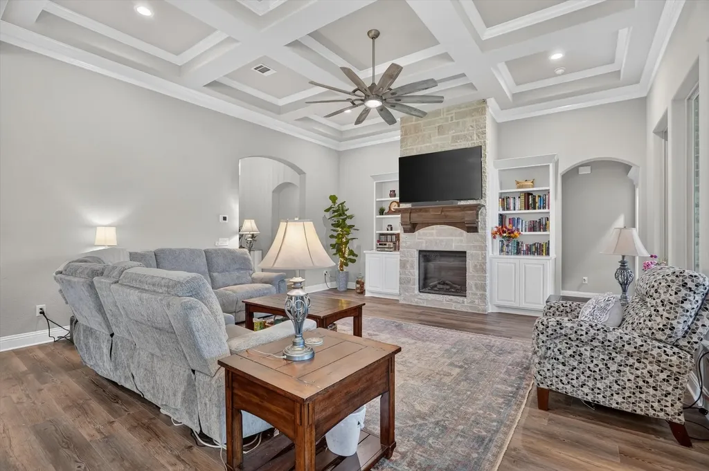 1136 Tremont Lane Granbury TX 76049