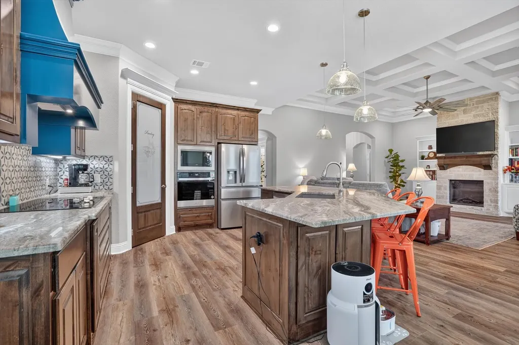1136 Tremont Lane Granbury TX 76049