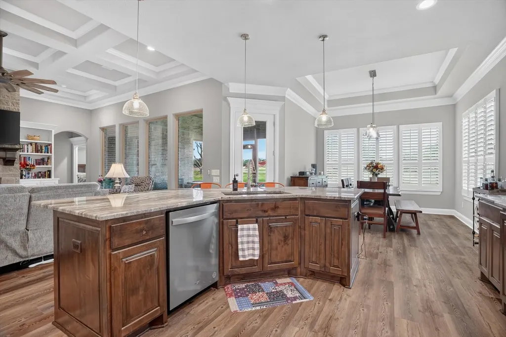 1136 Tremont Lane Granbury TX 76049