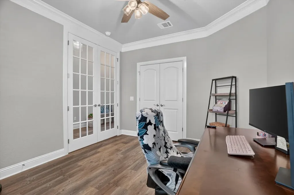 1136 Tremont Lane Granbury TX 76049