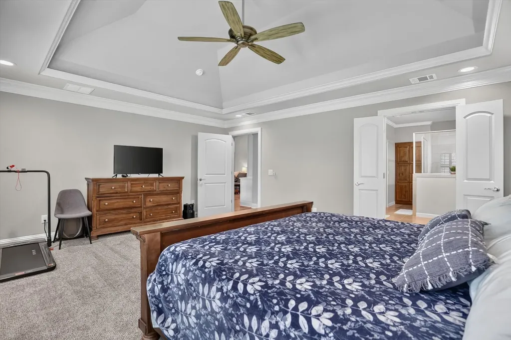 1136 Tremont Lane Granbury TX 76049