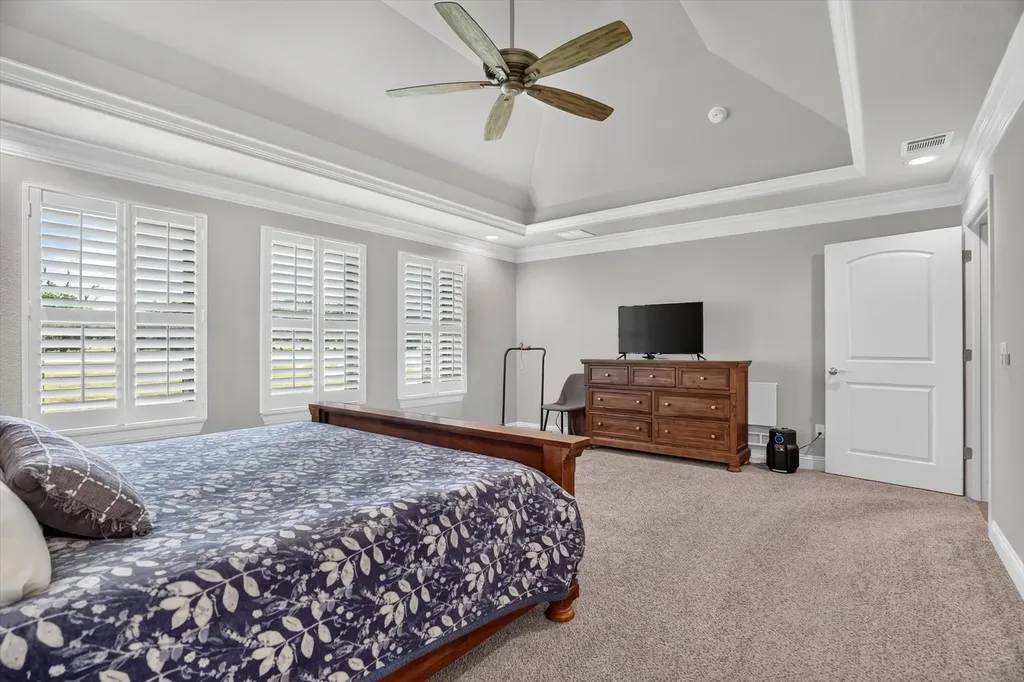 1136 Tremont Lane Granbury TX 76049