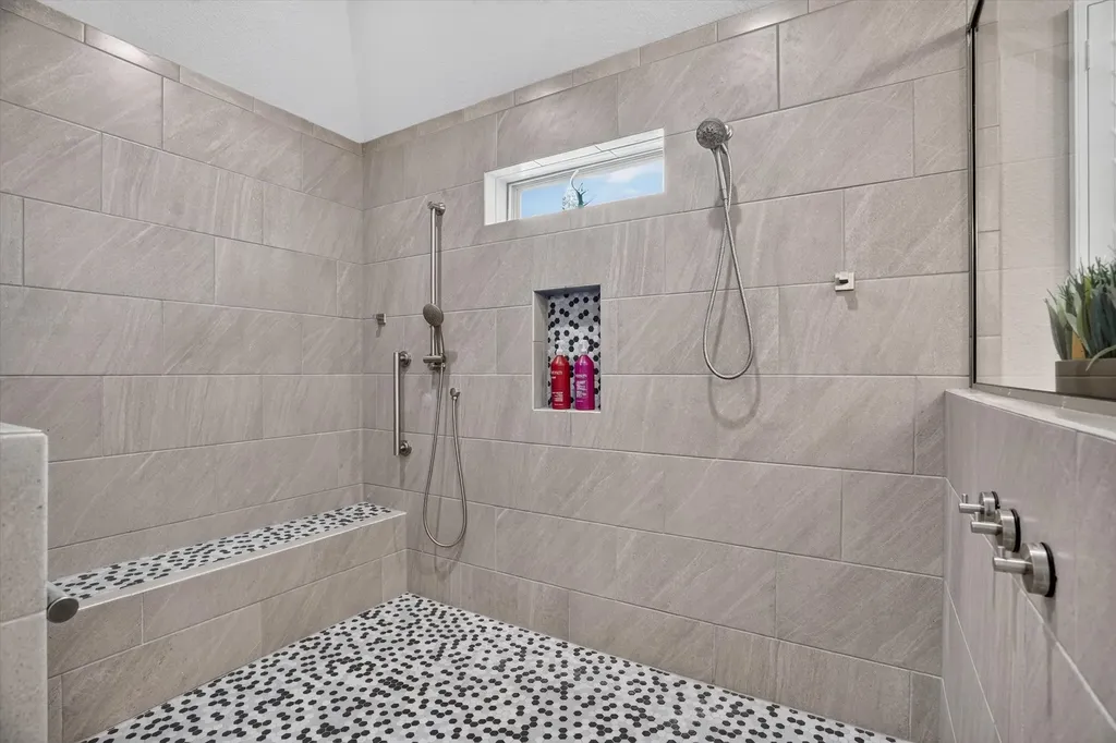 1136 Tremont Lane Granbury TX 76049