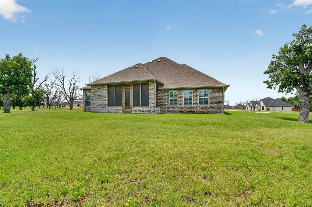 1136 Tremont Lane Granbury TX 76049