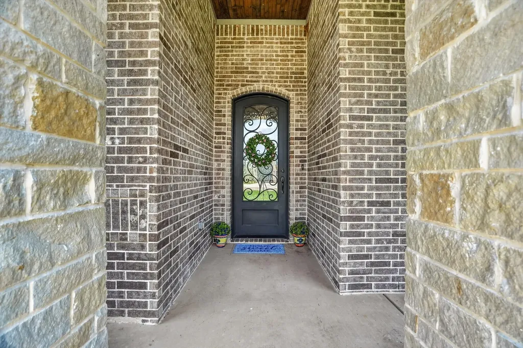 1136 Tremont Lane Granbury TX 76049
