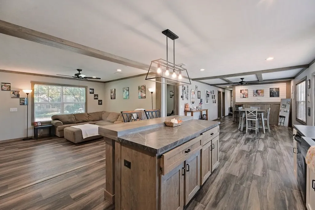 501 W 3rd Street Maypearl TX 76064